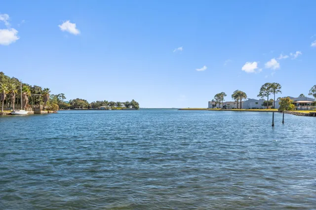 $1,200,000 | 19 Old Ferry Road, Shalimar, FL 32579