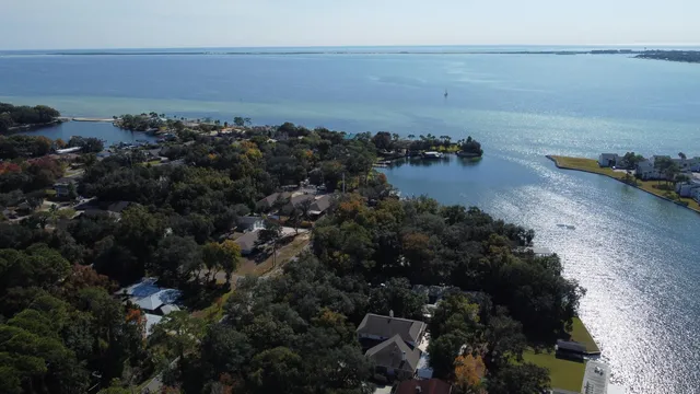 $1,200,000 | 19 Old Ferry Road, Shalimar, FL 32579