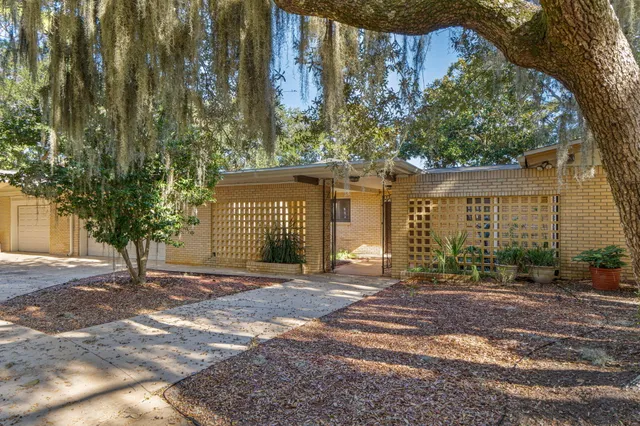 $1,200,000 | 19 Old Ferry Road, Shalimar, FL 32579