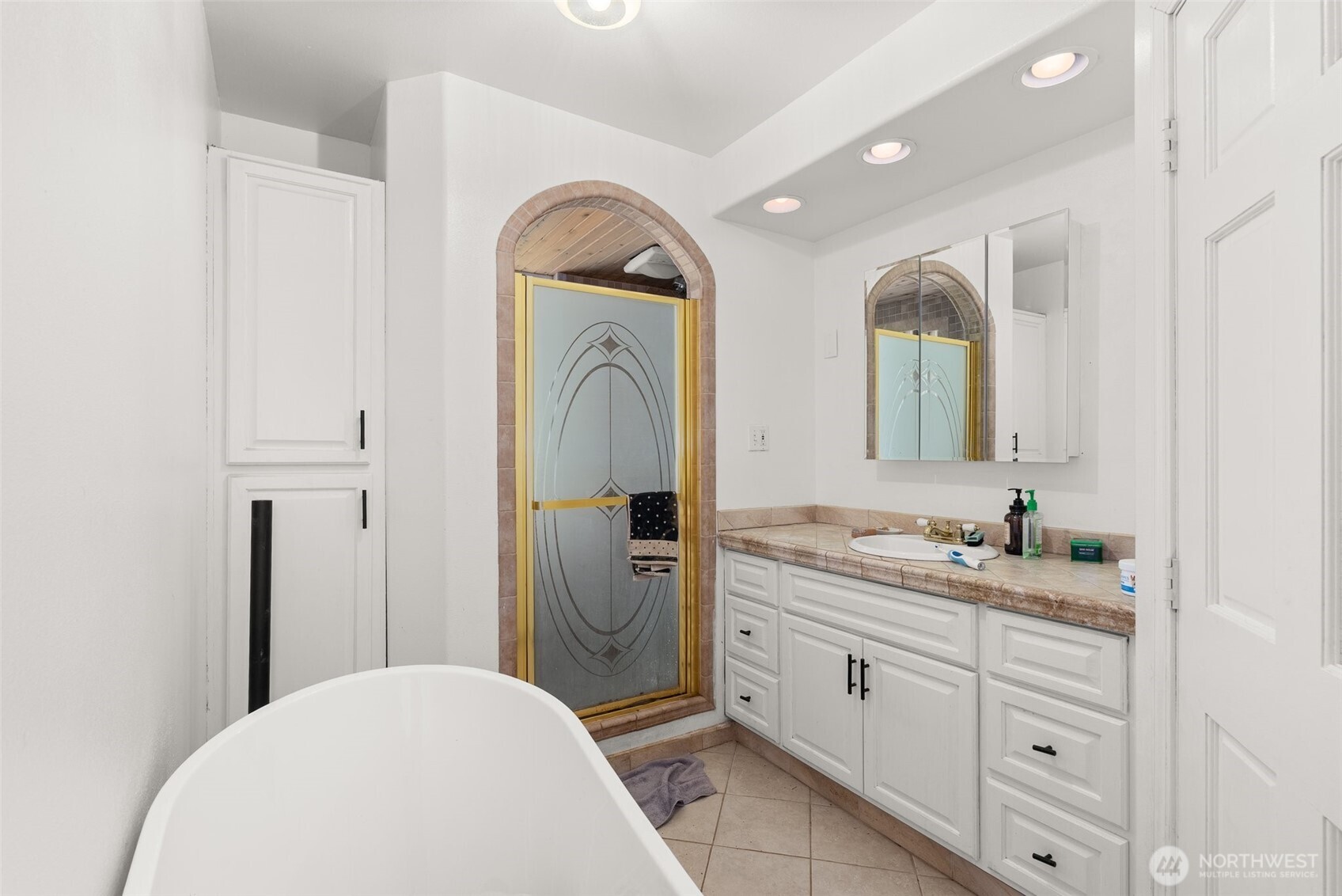 719 Main Street Raymond, WA 98577 - Photo 13 of 19 Gallery Image 13
