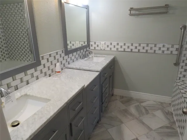 $296,000 | 10 Forrest Lane, Angleton, TX 77515