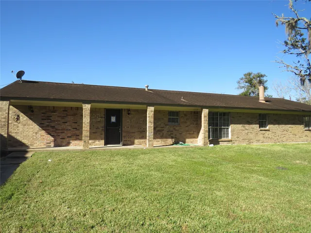 $296,000 | 10 Forrest Lane, Angleton, TX 77515