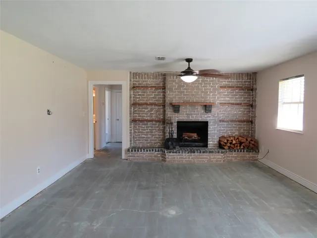 $296,000 | 10 Forrest Lane, Angleton, TX 77515