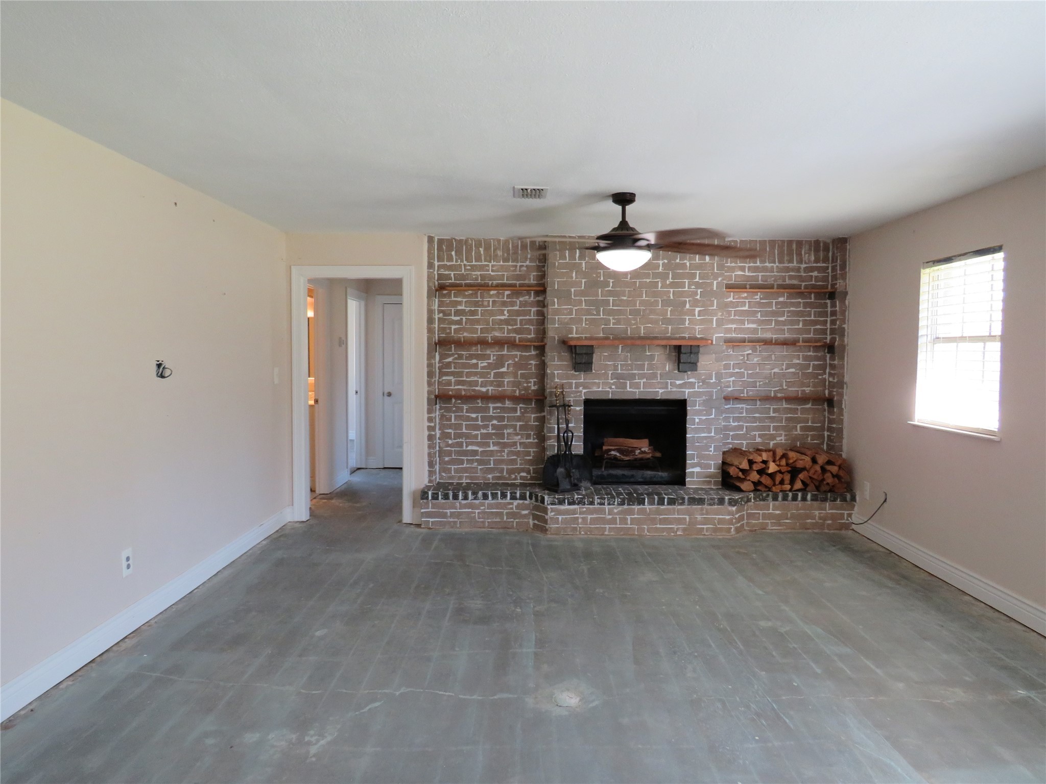 10 Forrest Lane Angleton, TX 77515 - Photo 5 of 20