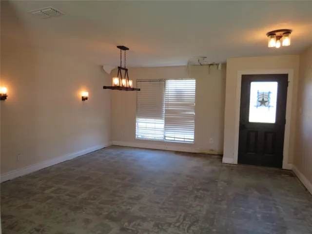 $296,000 | 10 Forrest Lane, Angleton, TX 77515