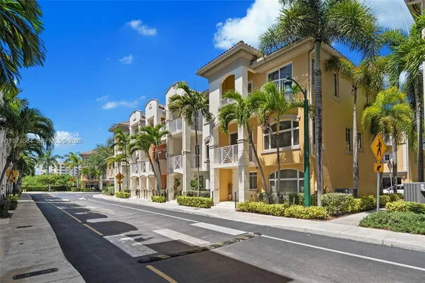 $5,000 | 18413 Northeast 27th Court, Unit 18413, Aventura, FL 33160