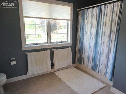 8318 Cook Road Swartz Creek, MI 48473 - Photo 27 of 50 20439940-26.JPG