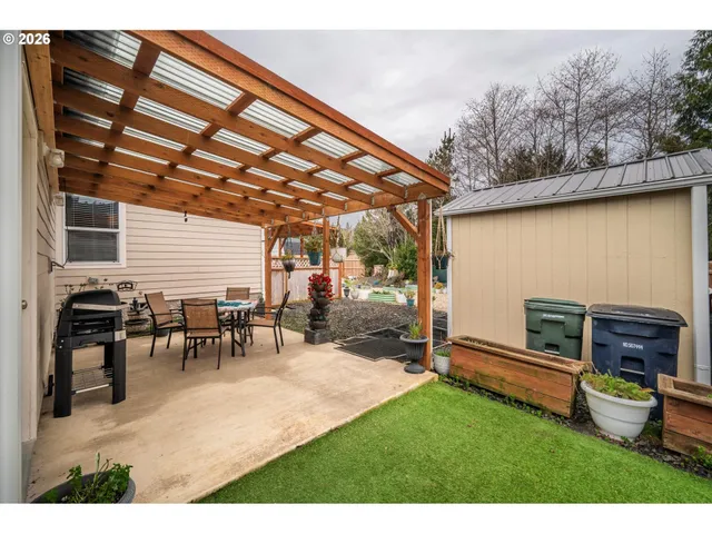 a view of an outdoor space with seating area
