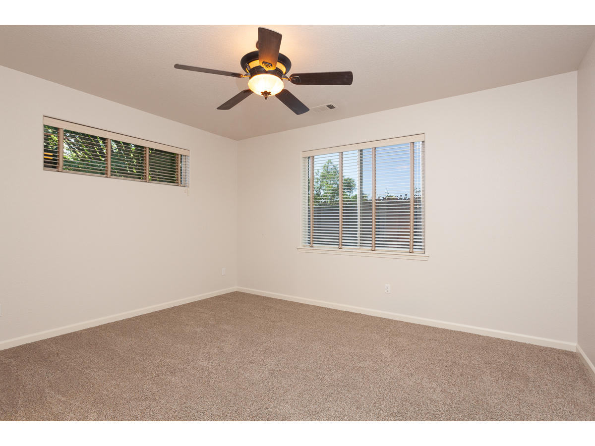 2398 Springbrook Road, Unit 10 Medford, OR 97504 - Photo 18 of 26 0018