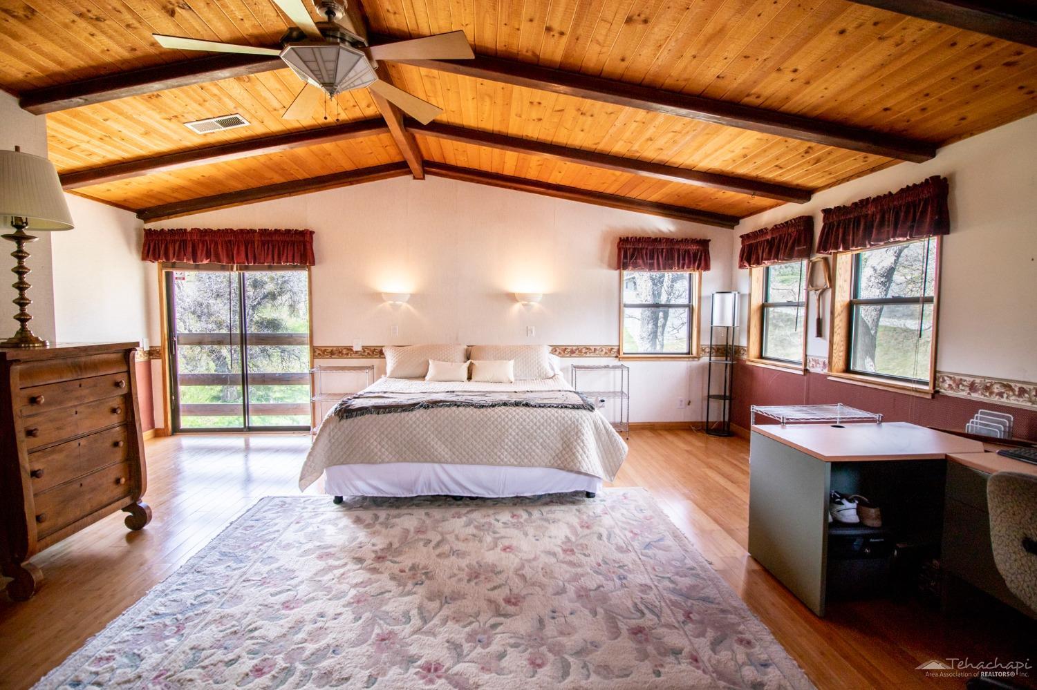 27701 Bear Valley Road Tehachapi, CA 93561 - Photo 10 of 82 Gallery Image 10
