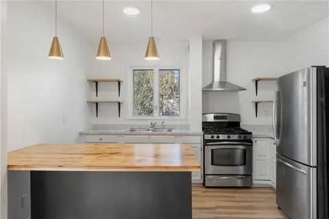 $2,300 | 19 Vale Street, Unit 1, Providence, RI 02908