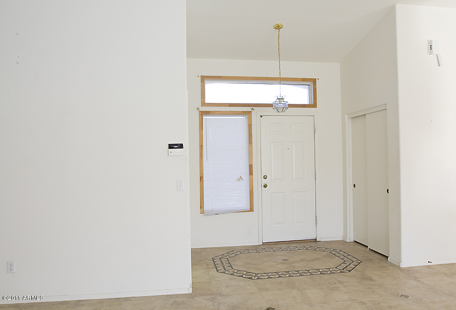 1609 East Greenway Road Phoenix, AZ 85042 - Photo 5 of 24 Entry with Closet