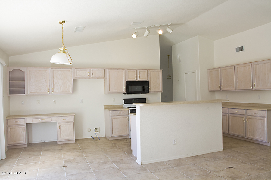 1609 East Greenway Road Phoenix, AZ 85042 - Photo 8 of 24 Gigantic Eat-In Kitchen