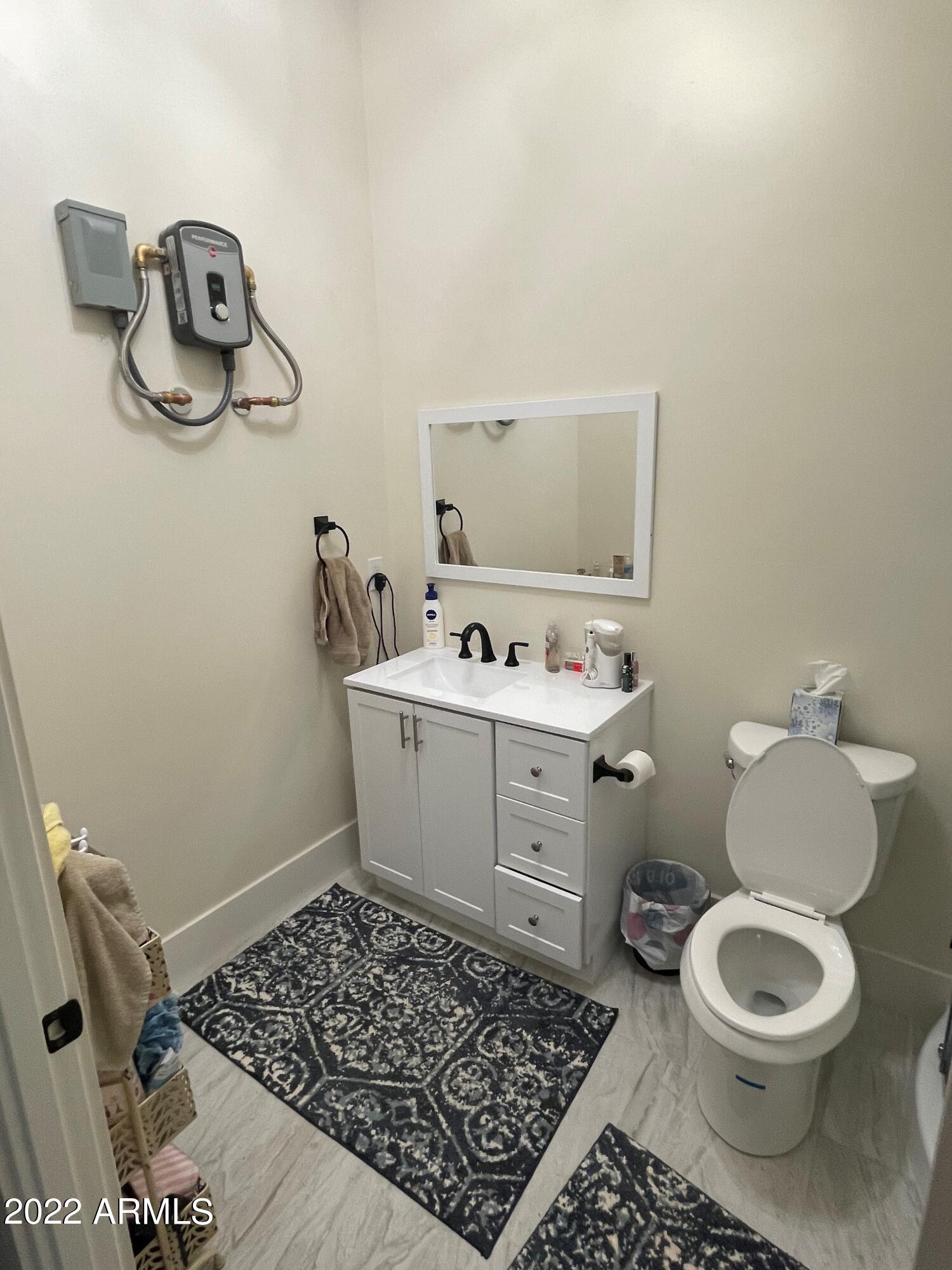 835 East Carlise Road Phoenix, AZ 85086 - Photo 34 of 51 Guest house Bath
