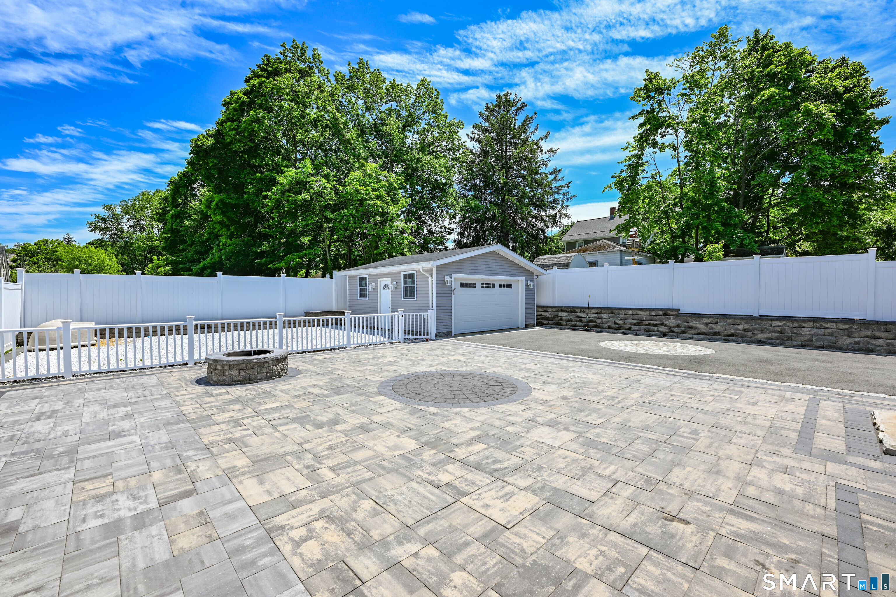 222 Hamilton Street Meriden, CT 06451 - Photo 25 of 33