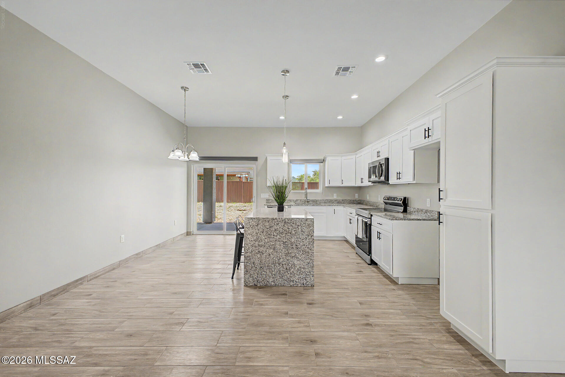 21 Via Inglaterra Rio Rico, AZ 85648 - Photo 9 of 24 Kitchen
