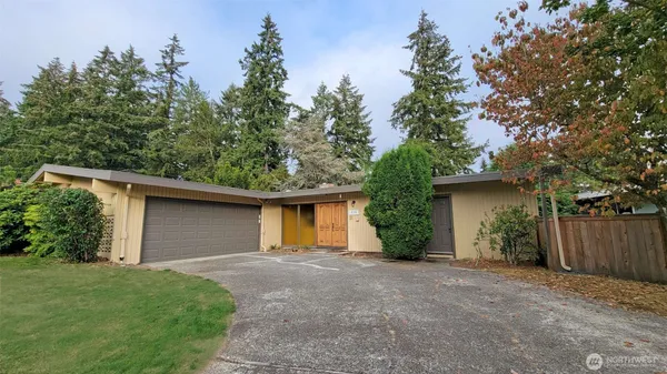 $4,650 | 820 172nd Avenue Northeast, Bellevue, WA 98008