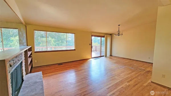 $4,650 | 820 172nd Avenue Northeast, Bellevue, WA 98008