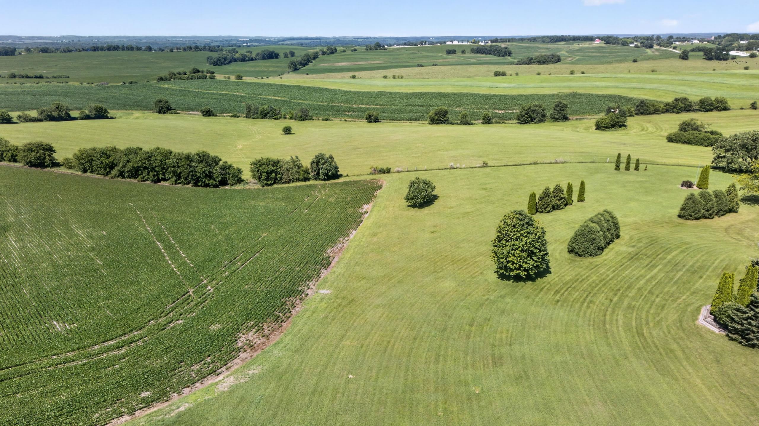 N7795 Panorama Road Belleville, WI 53508 - Photo 9 of 66