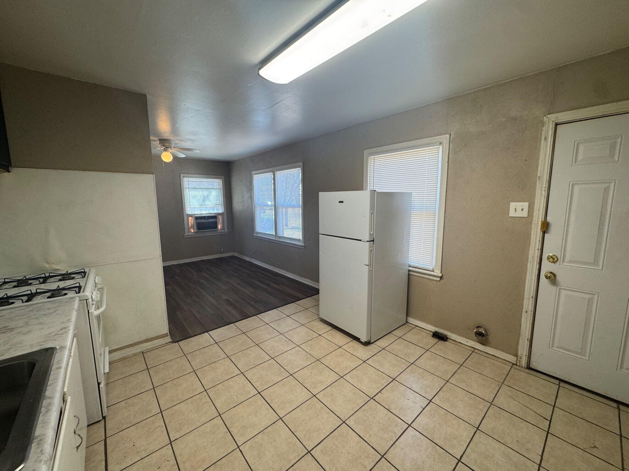 2118 33rd Street, Unit B Lubbock, TX 79411 - Photo 4 of 6