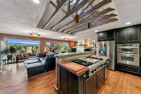 $1,099,000 | 12191 Highland Avenue, Truckee, CA 96161