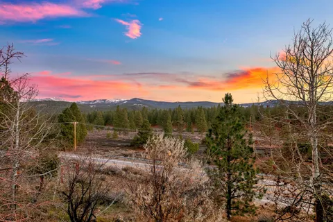 $1,099,000 | 12191 Highland Avenue, Truckee, CA 96161