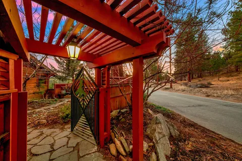 $1,099,000 | 12191 Highland Avenue, Truckee, CA 96161