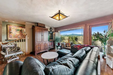 $1,099,000 | 12191 Highland Avenue, Truckee, CA 96161