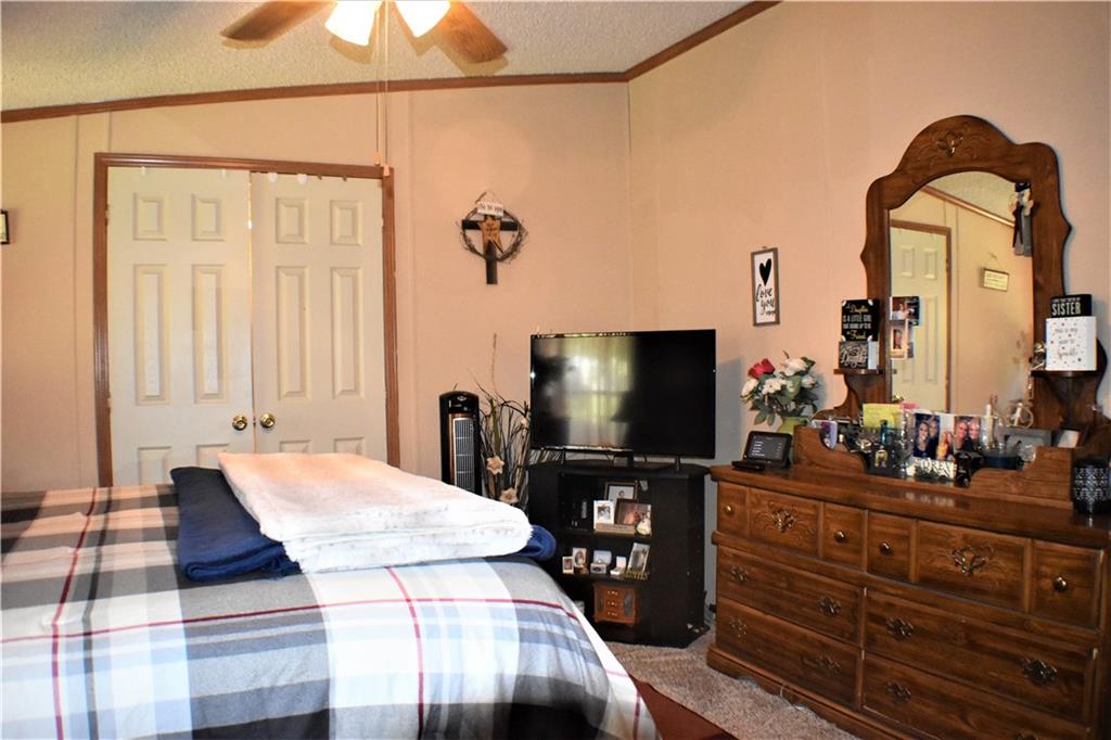 71 Roundtop Road Irwin, PA 15642 - Photo 9 of 23