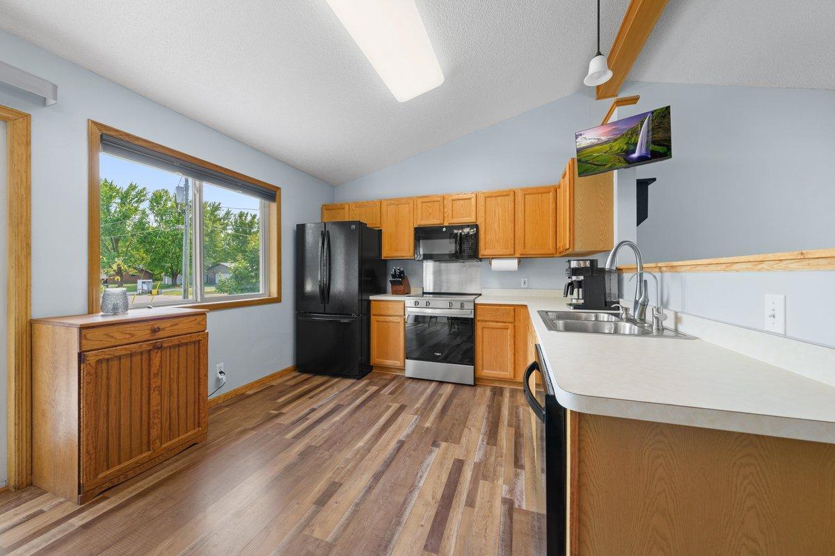 735 Laura Street Prescott, WI 54021 - Photo 10 of 29 Gallery Image 10