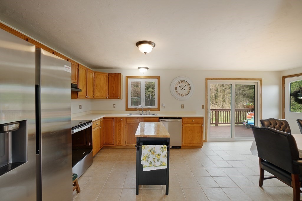125 Rice Corner Road Brookfield, MA 01506 - Photo 3 of 37