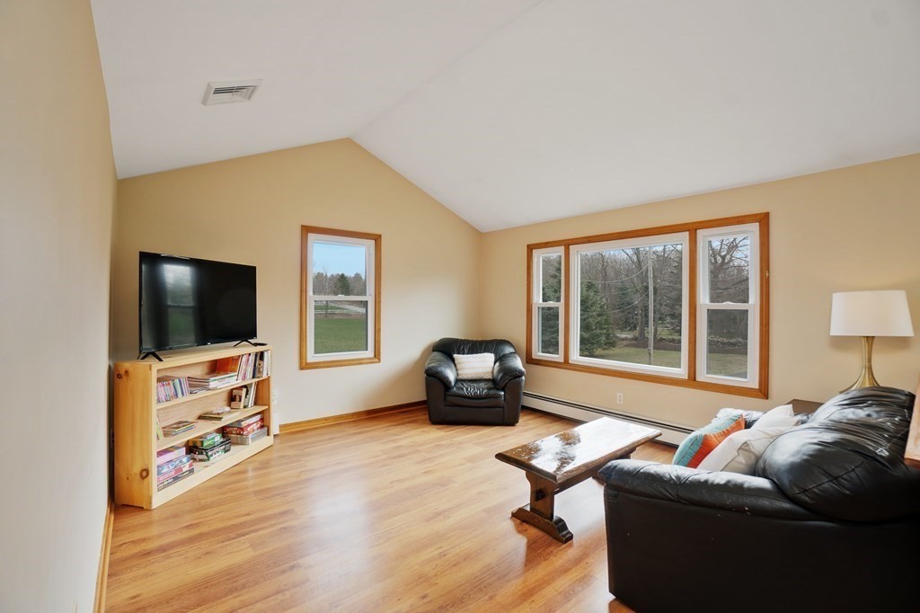 125 Rice Corner Road Brookfield, MA 01506 - Photo 7 of 37