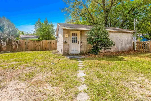 $2,150 | 1701 East Bobe Street, Pensacola, FL 32503