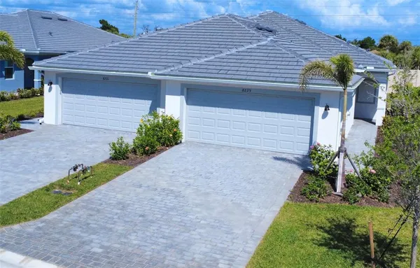 $285,000 | 8225 Shore Lake Drive, Englewood, FL 34224