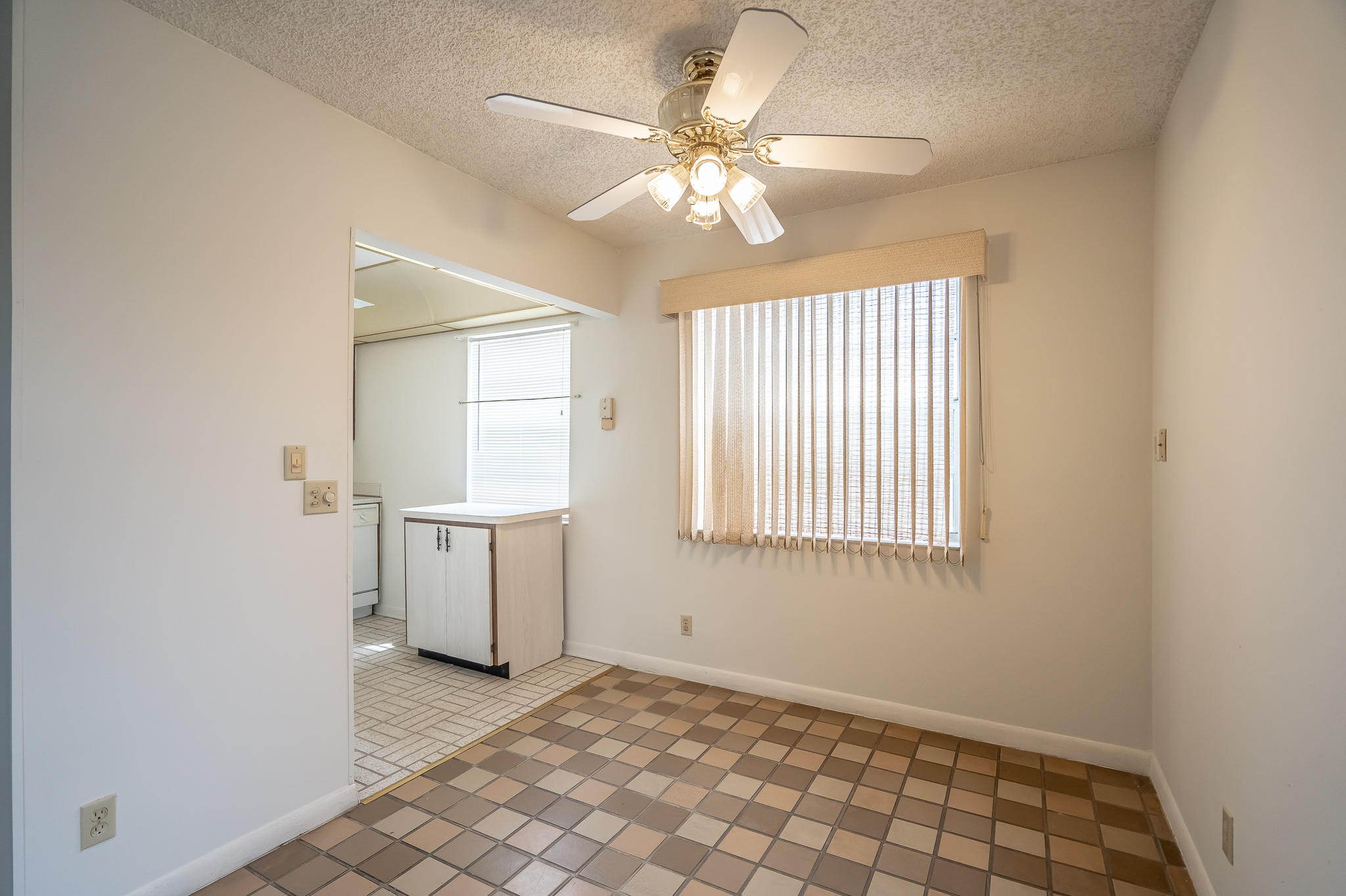 842 Normandy Trail Delray Beach, FL 33484 - Photo 7 of 29 Dining Area