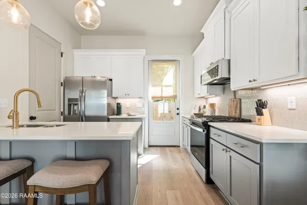 $3,200 | 220 Steiner Oaks, Lafayette, LA 70508