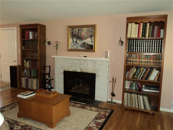 128 Lovejoy Road Andover, MA 01810 - Photo 3 of 27 Gallery Image 3