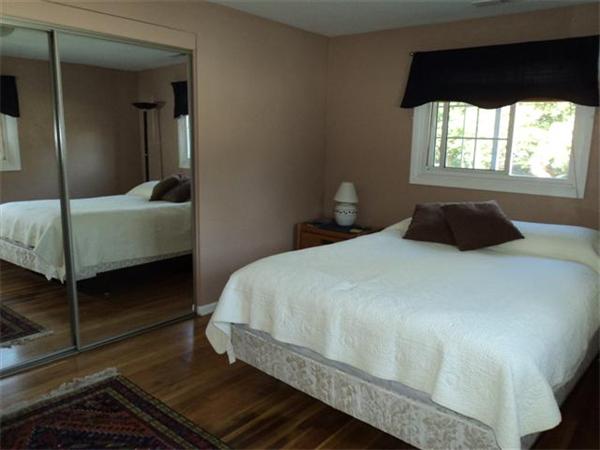128 Lovejoy Road Andover, MA 01810 - Photo 10 of 27 Gallery Image 10