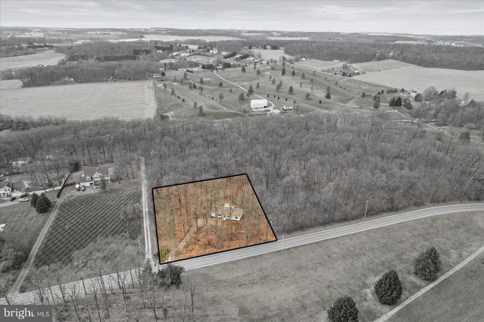 8287 Pleasant Valley Road Stewartstown, PA 17363 - Photo 3 of 48