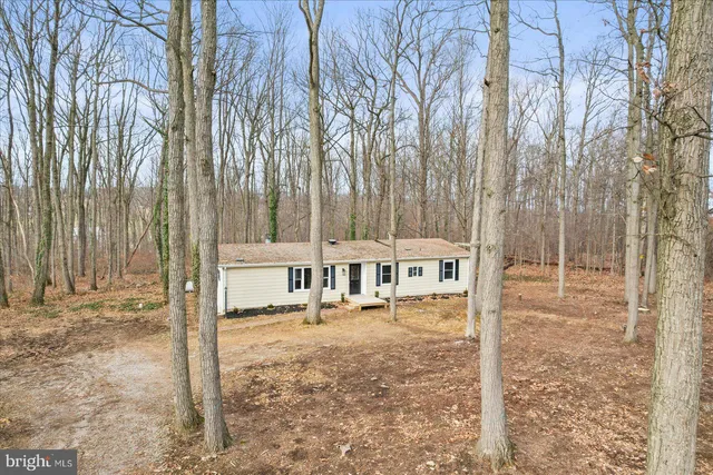 $299,900 | 8287 Pleasant Valley Road, Stewartstown, PA 17363