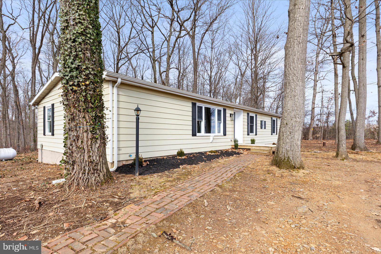 8287 Pleasant Valley Road Stewartstown, PA 17363 - Photo 7 of 48