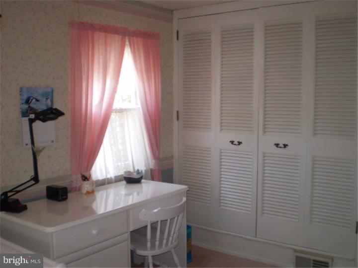 124 Flintlock Road Drexel Hill, PA 19026 - Photo 15 of 19 Bedroom 2