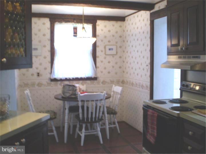 124 Flintlock Road Drexel Hill, PA 19026 - Photo 8 of 19 Kitchen