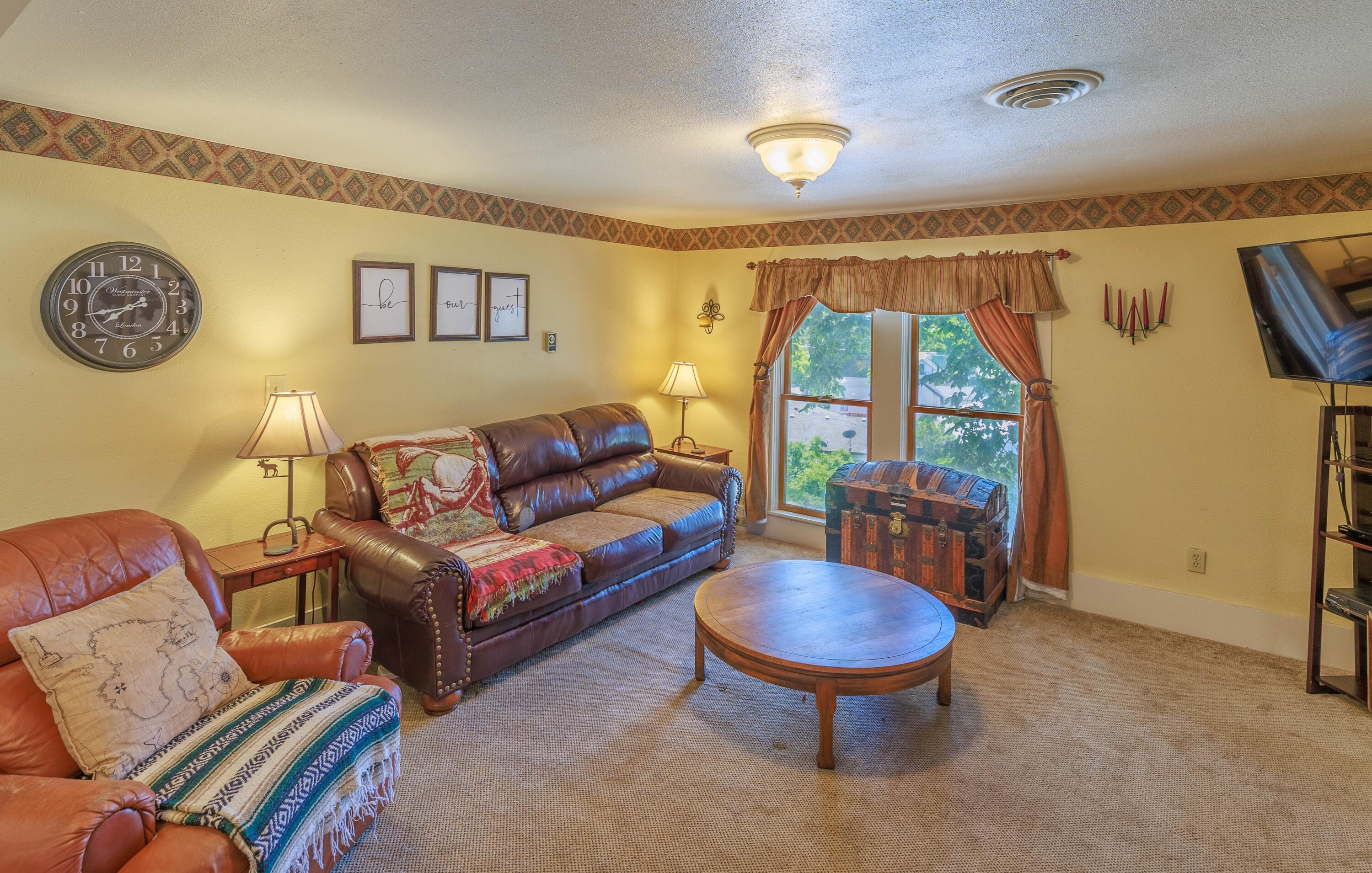 206 Front Street Prairie City, OR 97869 - Photo 26 of 77 Second floor bonus/living room