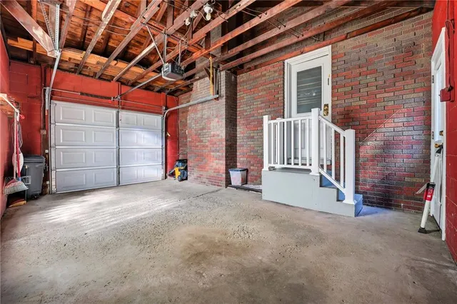 $209,900 | 332 East Maitland Lane, New Castle, PA 16105