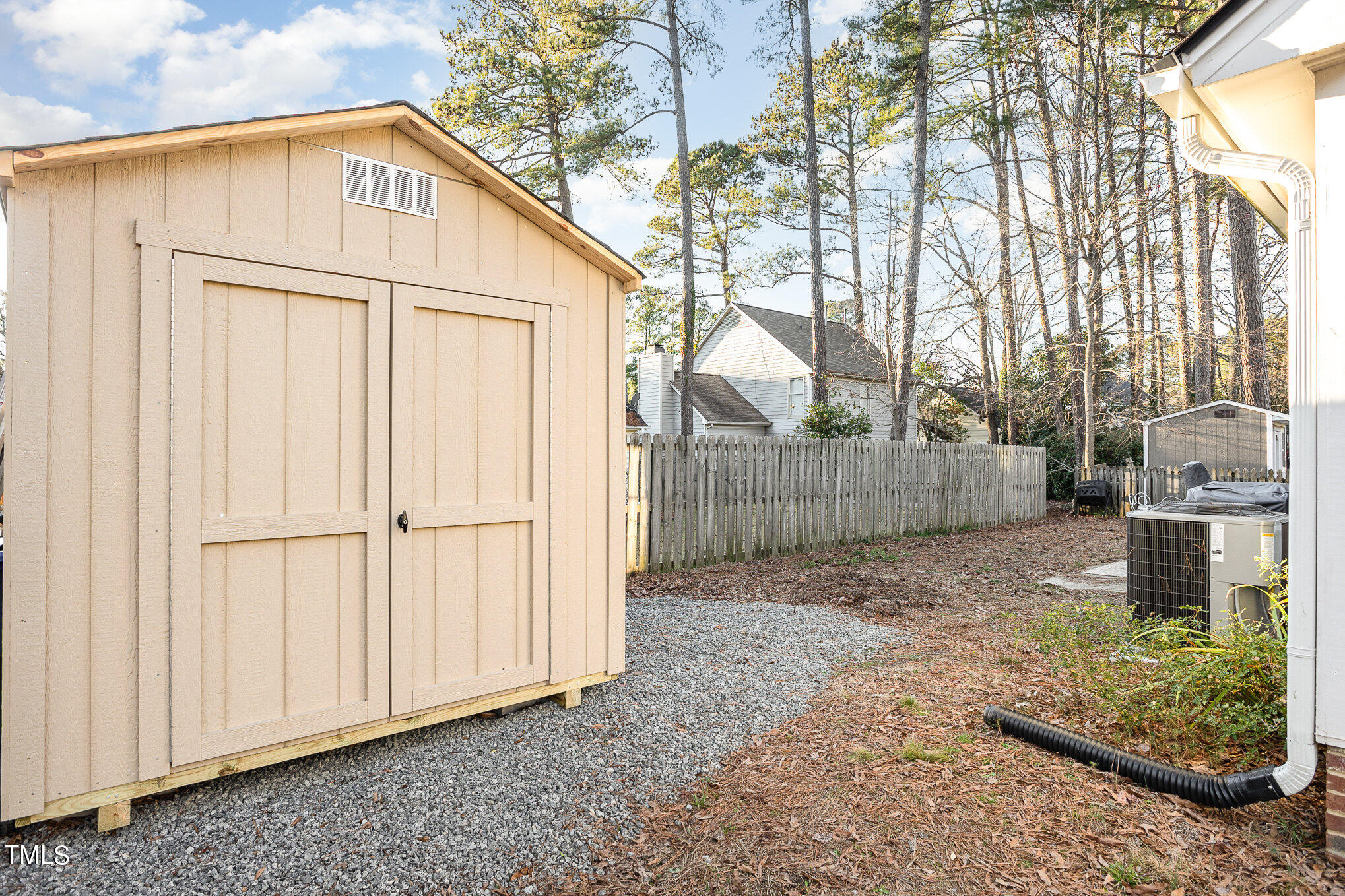 12109 Queensbridge Court Raleigh, NC 27613 - Photo 17 of 21 023_cy1a7039-edit