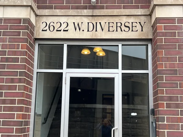 $1,950 | 2622 West Diversey Avenue, Unit 101, Chicago, IL 60647