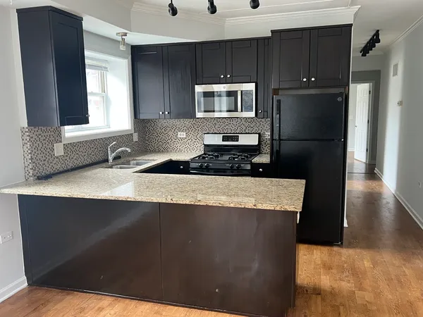 $1,950 | 2622 West Diversey Avenue, Unit 101, Chicago, IL 60647