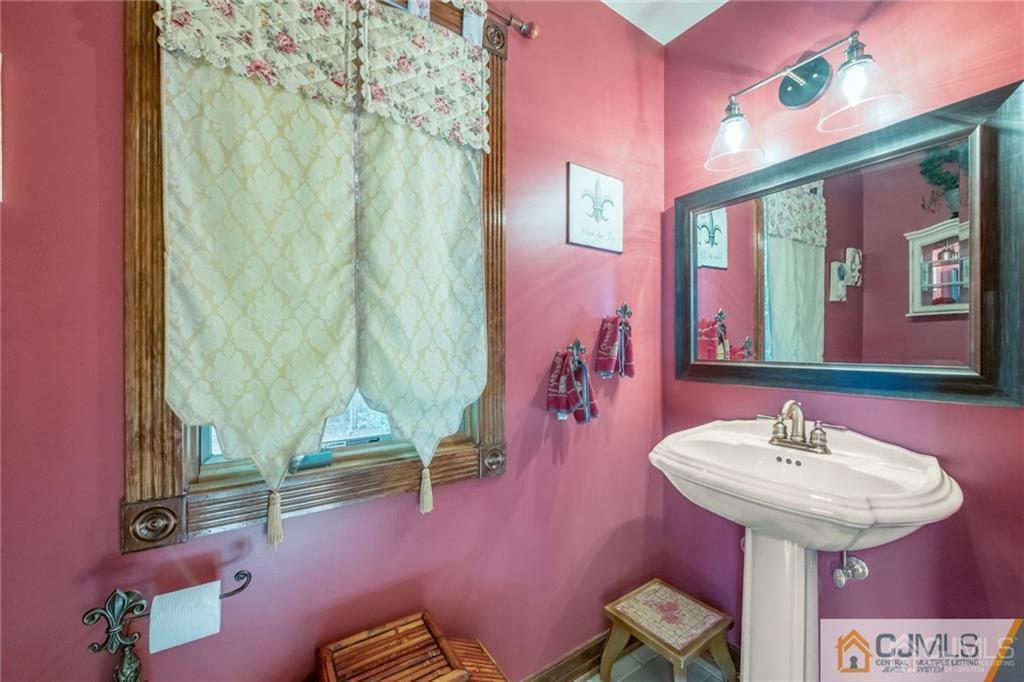 7 Falcon Road East Brunswick, NJ 08816 - Photo 15 of 34 Gallery Image 15