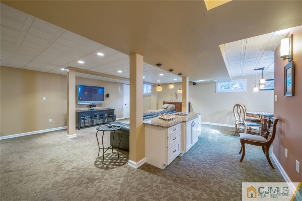 7 Falcon Road East Brunswick, NJ 08816 - Photo 29 of 34 Gallery Image 29